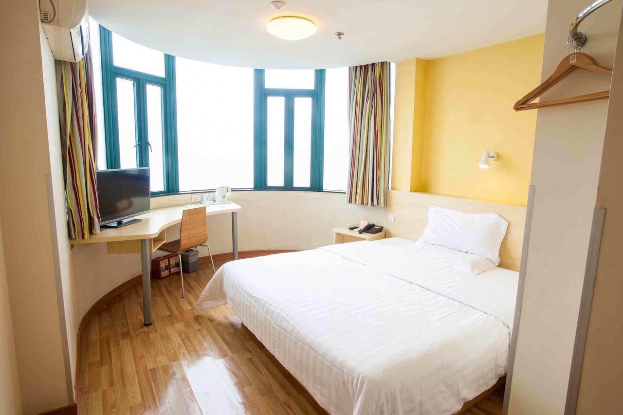 7Days Inn Deyang Zhongjiang Kuishan Park Extérieur photo
