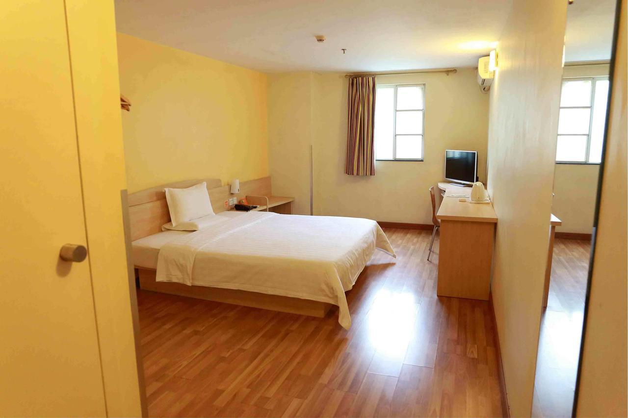 7Days Inn Deyang Zhongjiang Kuishan Park Extérieur photo